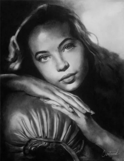 Portrait d'art au pastel sec en noir et blanc réalisé à la main par Bertrand, artiste à Montmartre